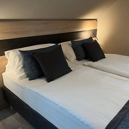 Aal-Kate Hotel Wuppertal Bagian luar foto