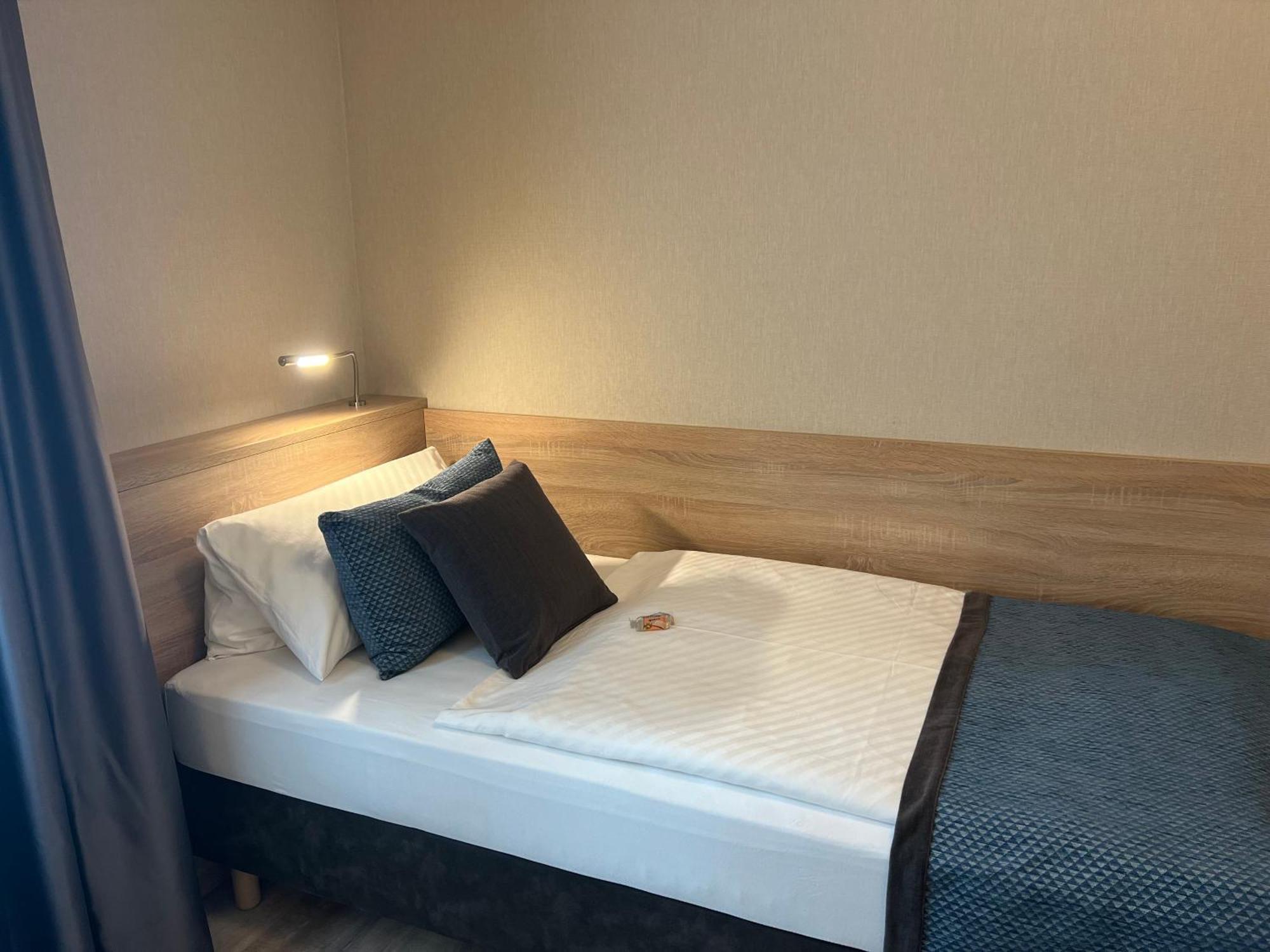 Aal-Kate Hotel Wuppertal Bagian luar foto