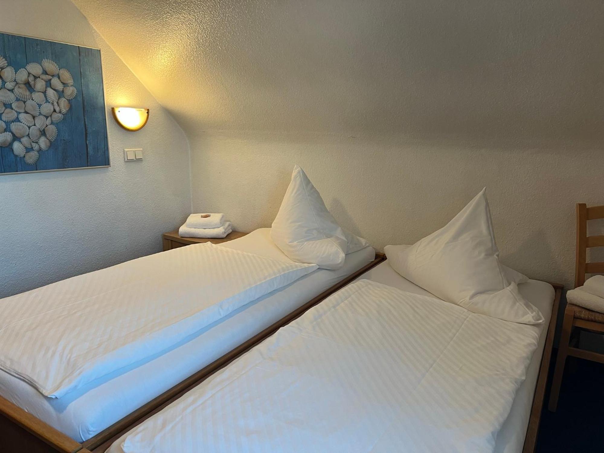 Aal-Kate Hotel Wuppertal Bagian luar foto