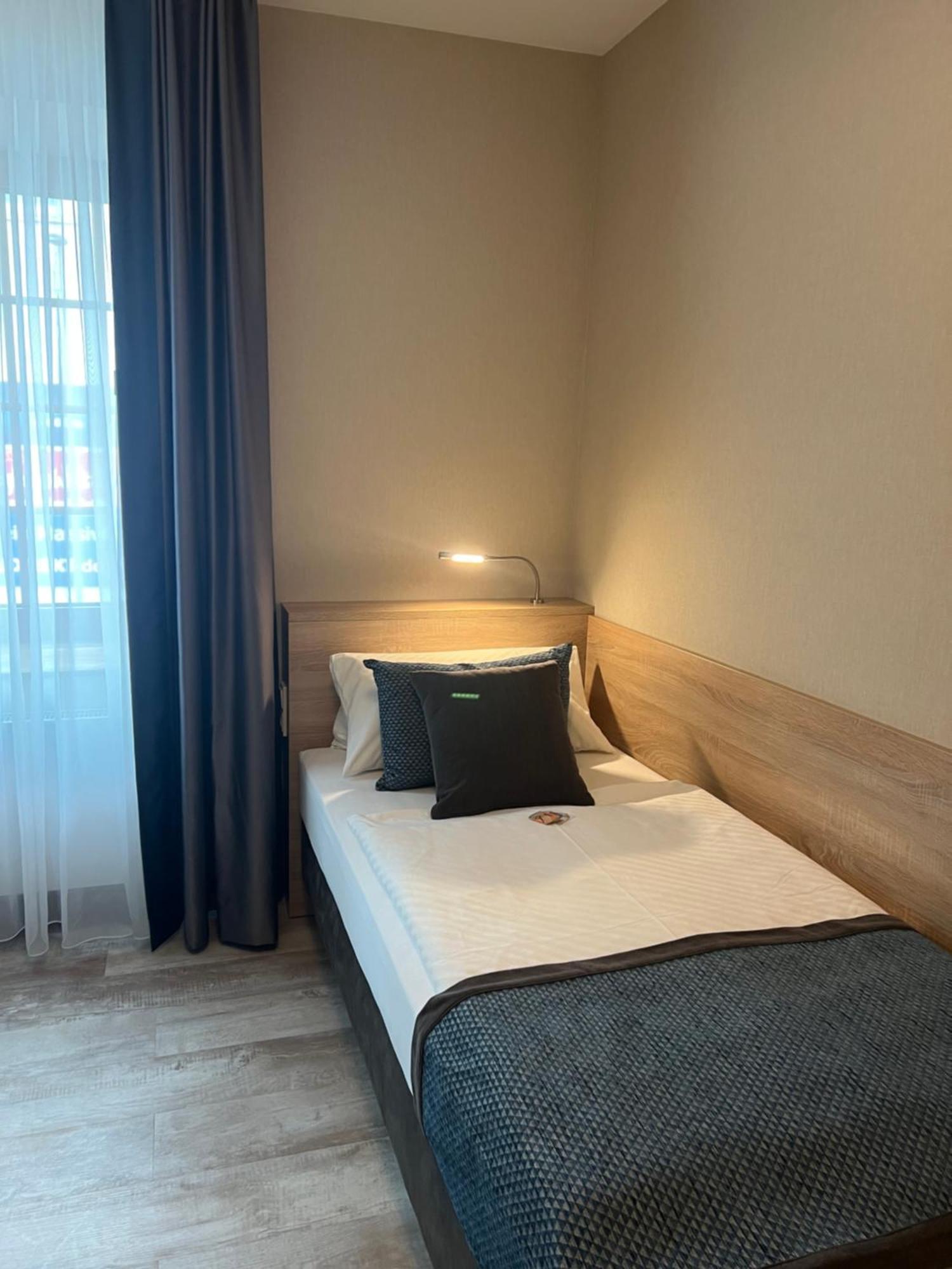 Aal-Kate Hotel Wuppertal Bagian luar foto